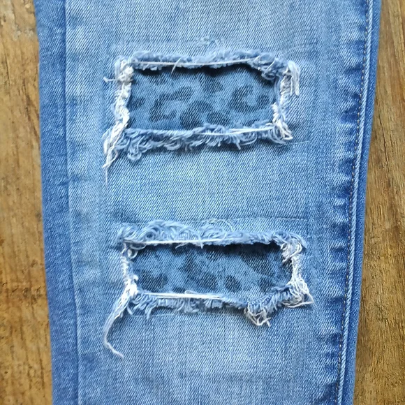 KanCan Leopard Patch Distressed Skinny Jeans Size 9/29 - Picture 2 of 7